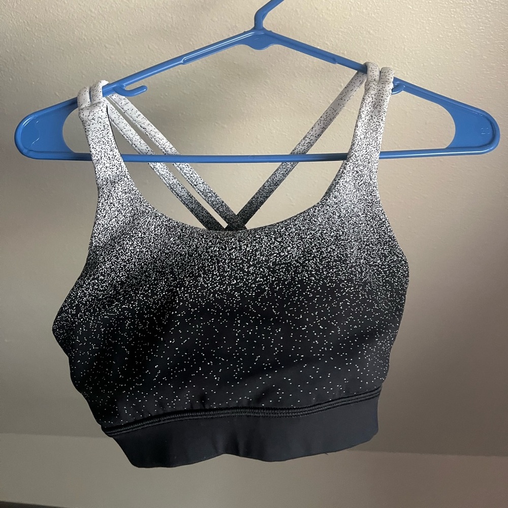 Lululemon sports bra
